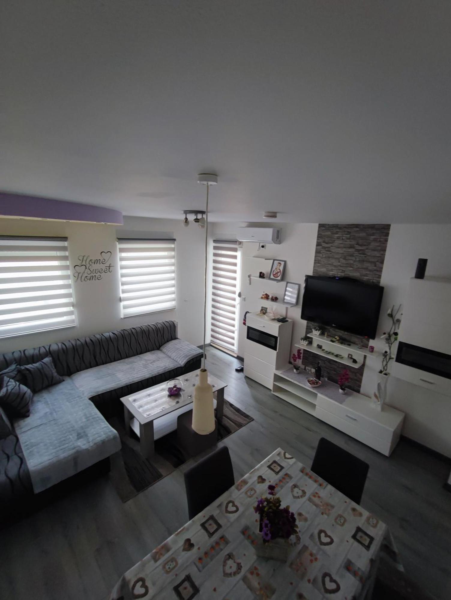 Stan Na Dan Apartman Krisfil Prnjavor ภายนอก รูปภาพ