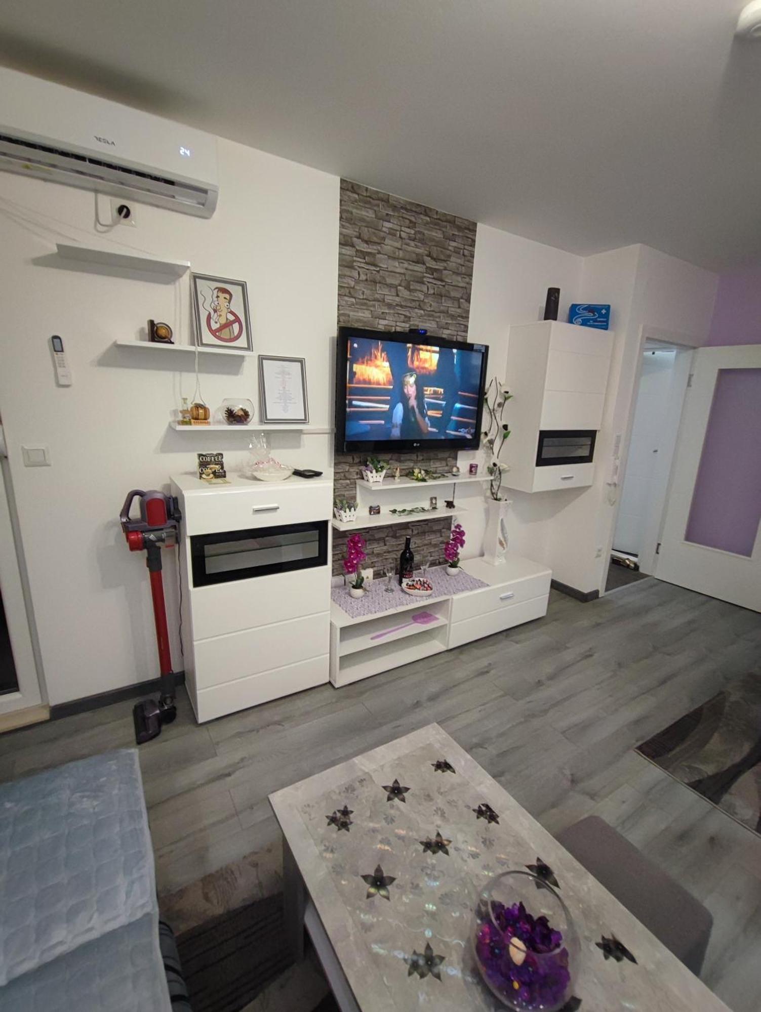 Stan Na Dan Apartman Krisfil Prnjavor ภายนอก รูปภาพ
