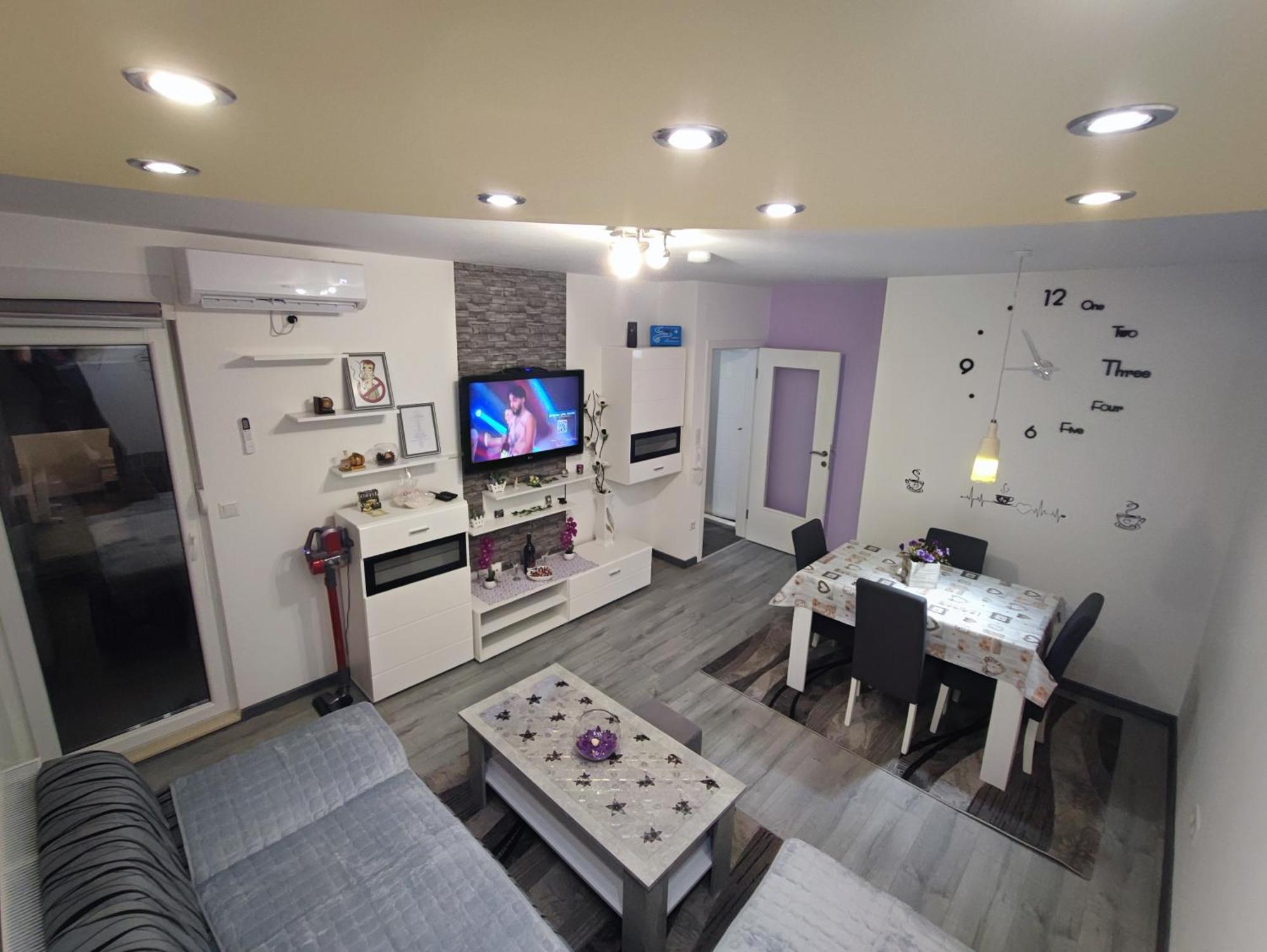 Stan Na Dan Apartman Krisfil Prnjavor ภายนอก รูปภาพ