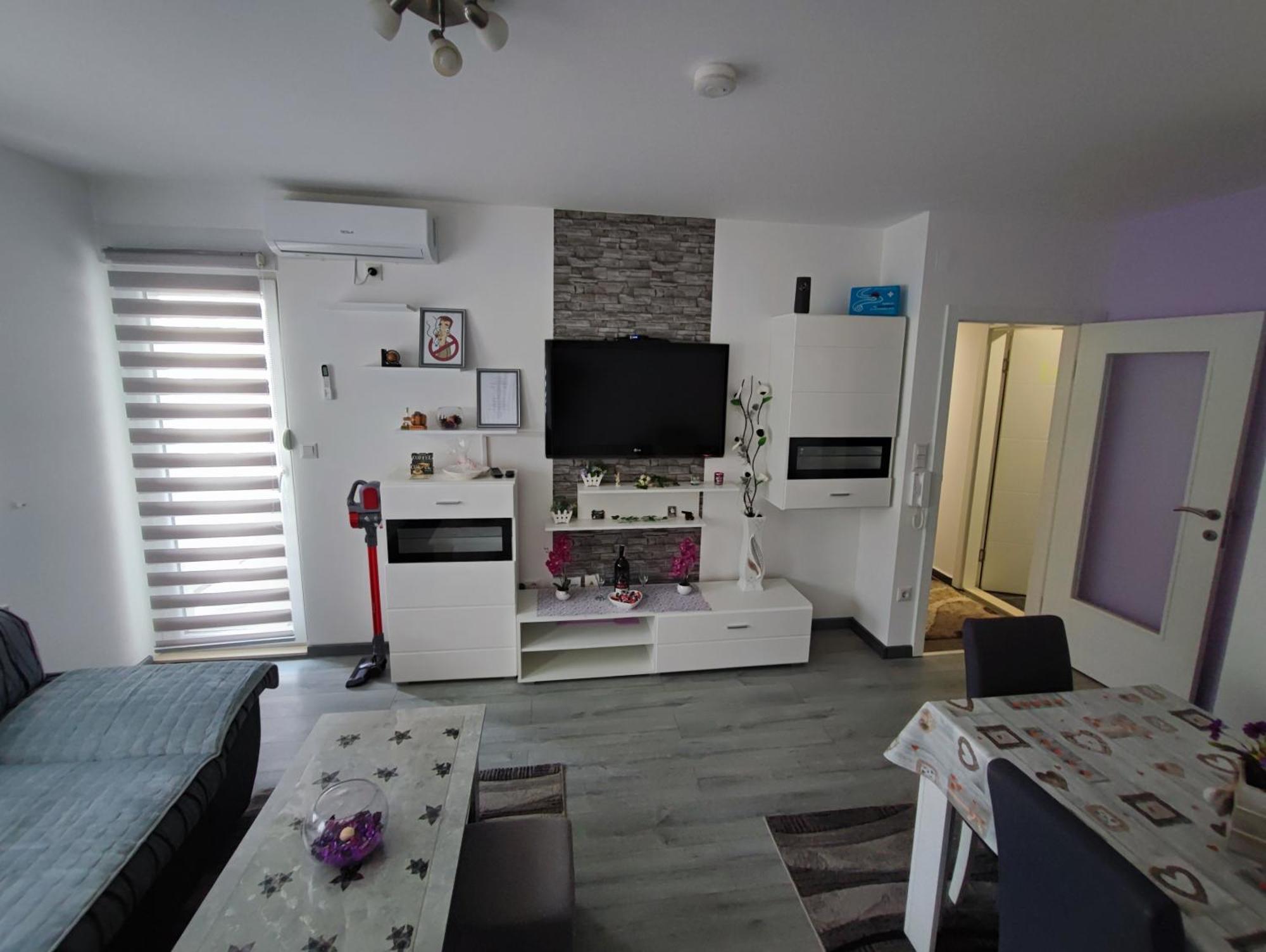 Stan Na Dan Apartman Krisfil Prnjavor ภายนอก รูปภาพ